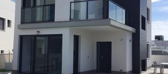 Villa de luxe de 5 chambres avec piscine privée chauffée et salle de cinéma 