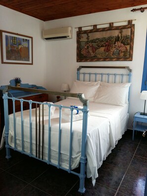 2 makuuhuonetta, silitysrauta/-lauta, vauvan matkasänky, ilmainen Wi-Fi