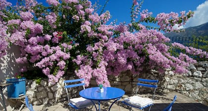 ** Tante Cottage mit Panoramablick in der Nähe von Agia Efimia und Myrtos Strand **