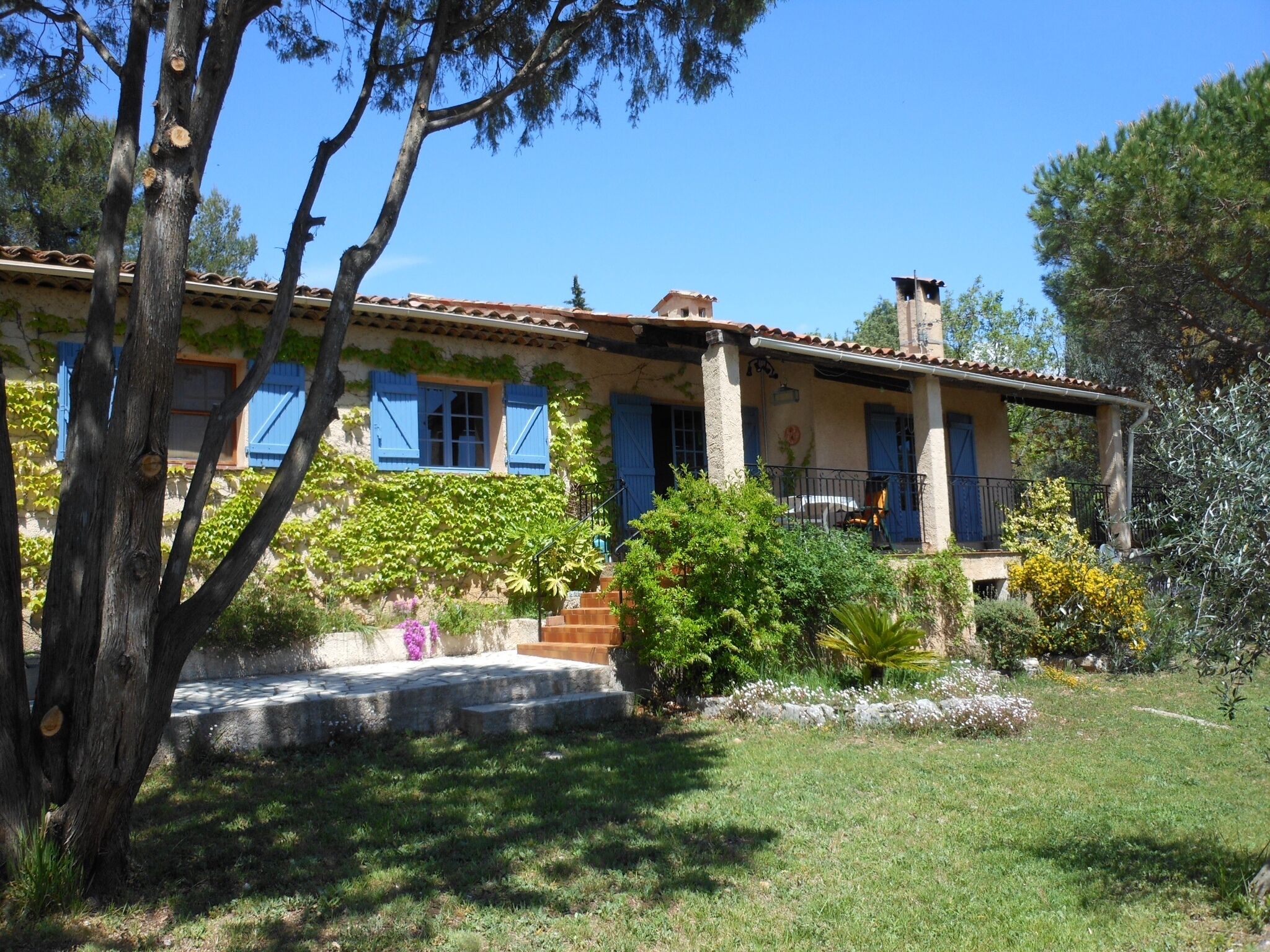Villa with Heated Swimming Pool Set In a 5000 m² Olive Grove.