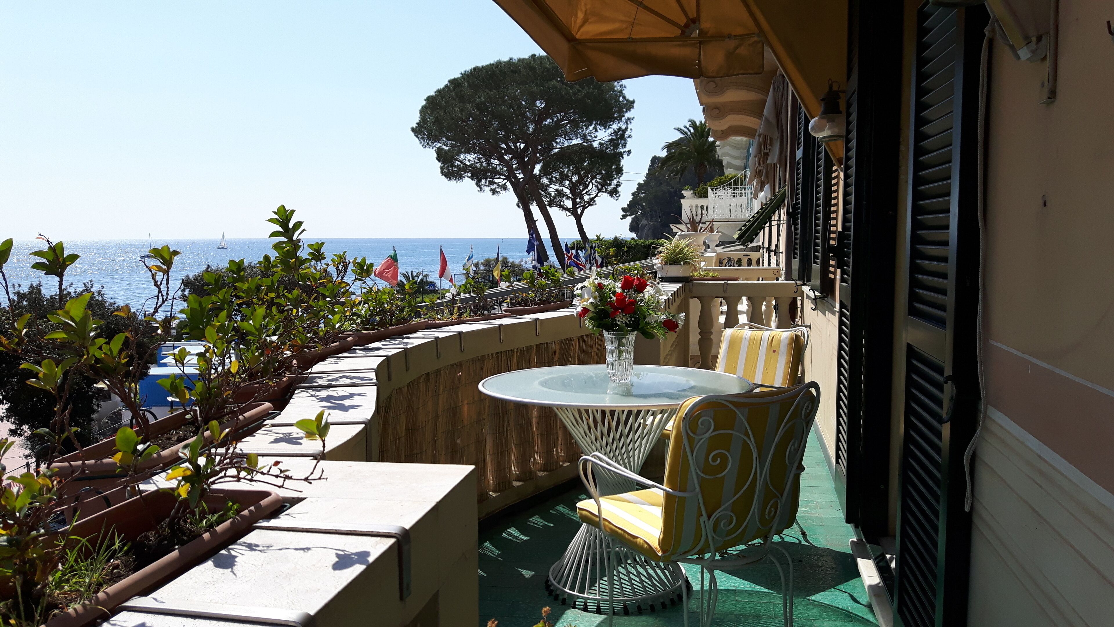 The sea at your doorstep - Santa Margherita Ligure ( Portofino )