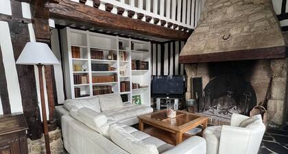 Full of charm, authentic and renovated cottage Honfleur (Normandy)