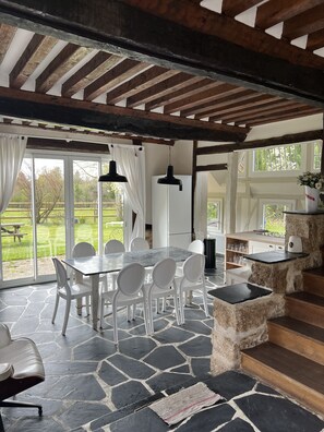 تناول الطعام