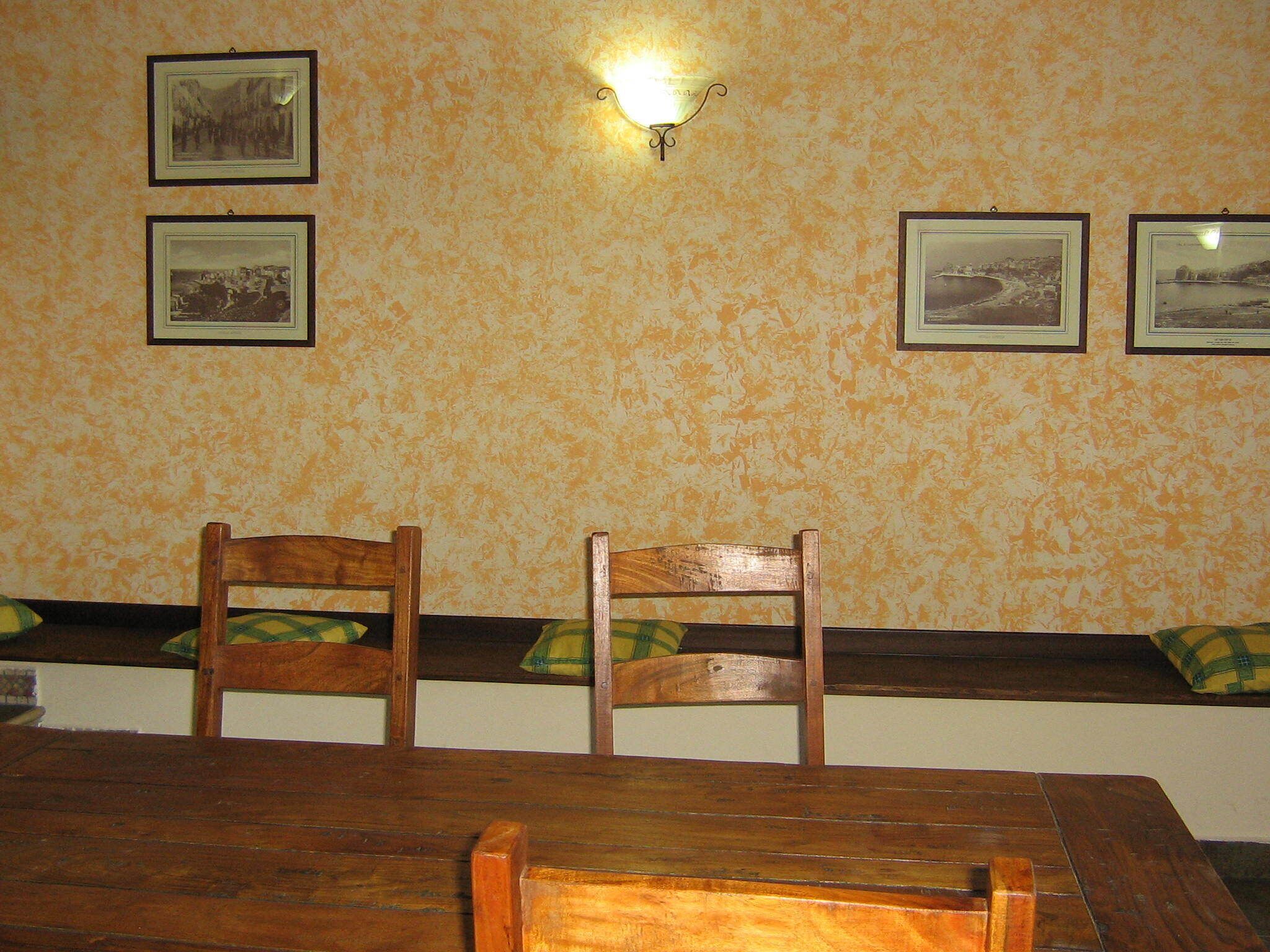 HOUSE WITH ENGLISH MEADOW