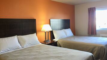 Phòng đôi Tiêu chuẩn, 2 giường cỡ queen, không hút thuốc | Bàn, màn/rèm cản sáng, truy cập Internet không dây miễn phí