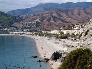 Beach nearby, beach towels