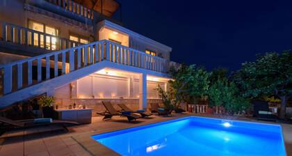 Beautiful family frendly holiday home with private swiming pool