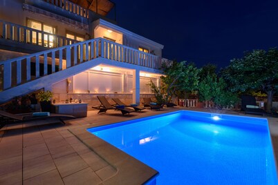 Beautiful family frendly holiday  home with private swiming pool