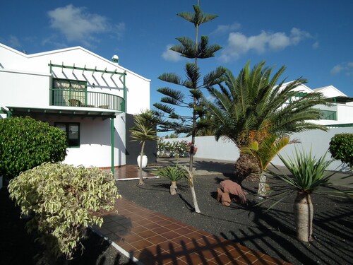 Summer House w/BBQ/Heated Pool/Pool Table/Private Parking/Bed Linen/High Chair