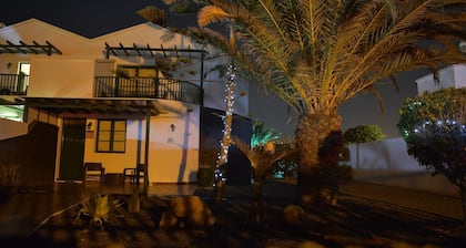 Maison d'été avec barbecue / piscine chauffée / table de billard / parking privé / linge de lit / chaise haute