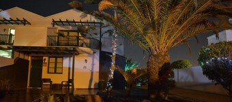 Summer House w/BBQ/Heated Pool/Pool Table/Private Parking/Bed Linen/High Chair