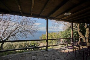 Outdoor dining - Spectacular ocean views (Porto Santo Stefano)