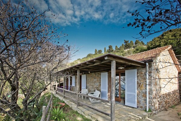 Terrace/patio - Spectacular ocean views (Porto Santo Stefano)