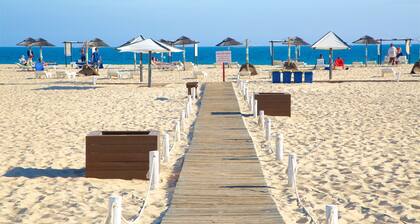 Modernes Maisonette-Apartment mit 2 Schlafzimmern neben dem Strand Cabanas de Tavira. Kostenloses WLAN