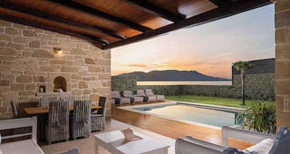 LUXURY VILLA POSIDONIA with Pool only 35 metres from the beach.