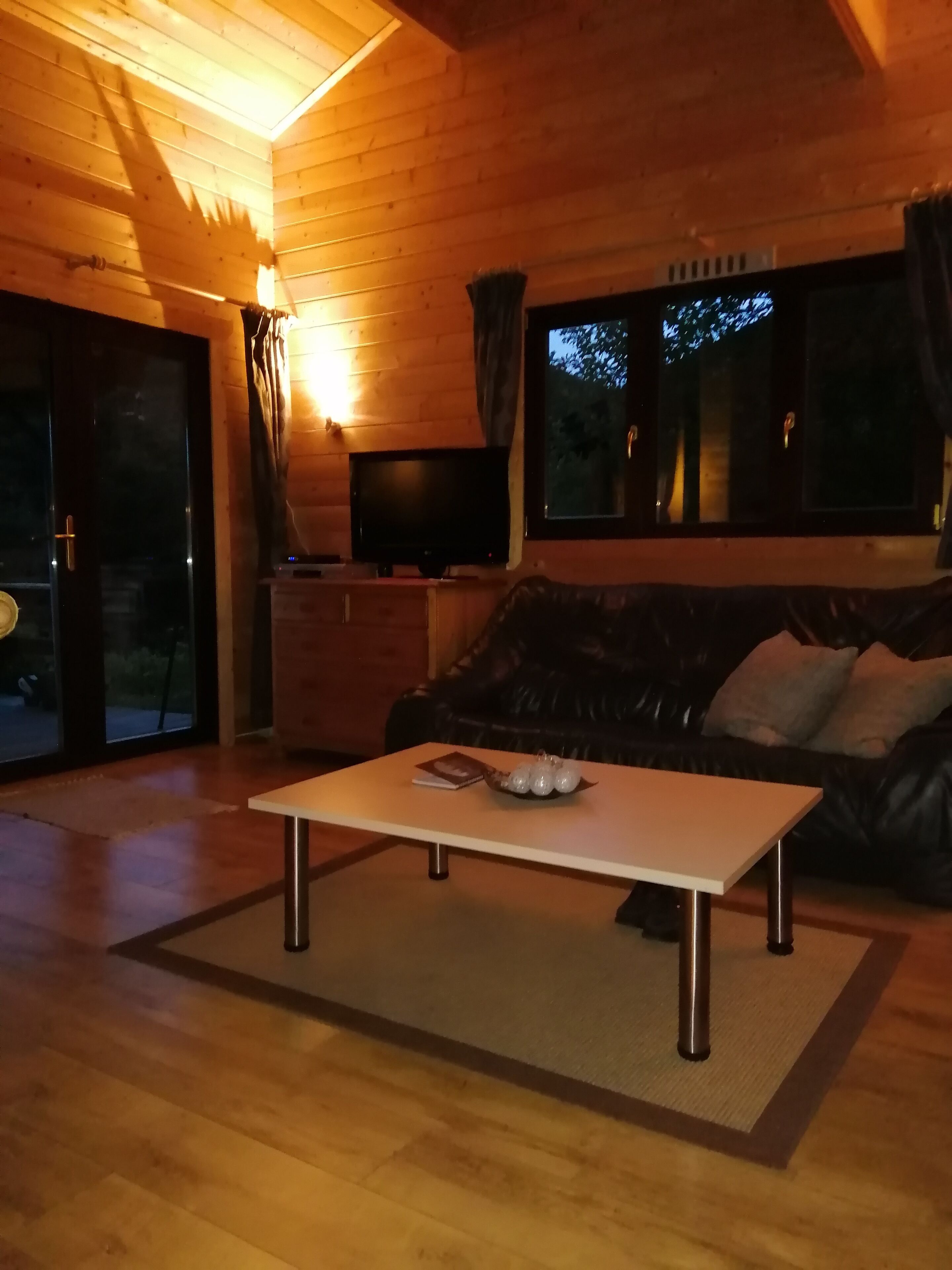 Fernseher, Kamin