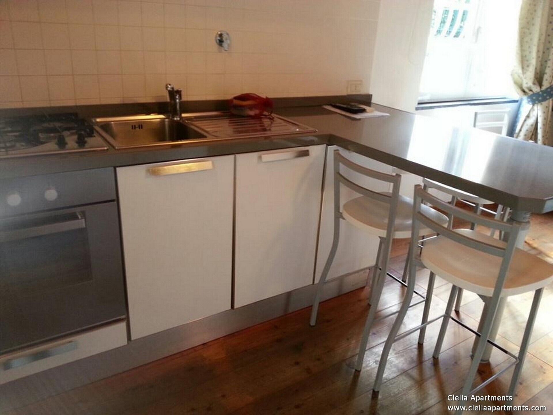 Studio 100 meters from the beach  CITR 011012 CAV 0069