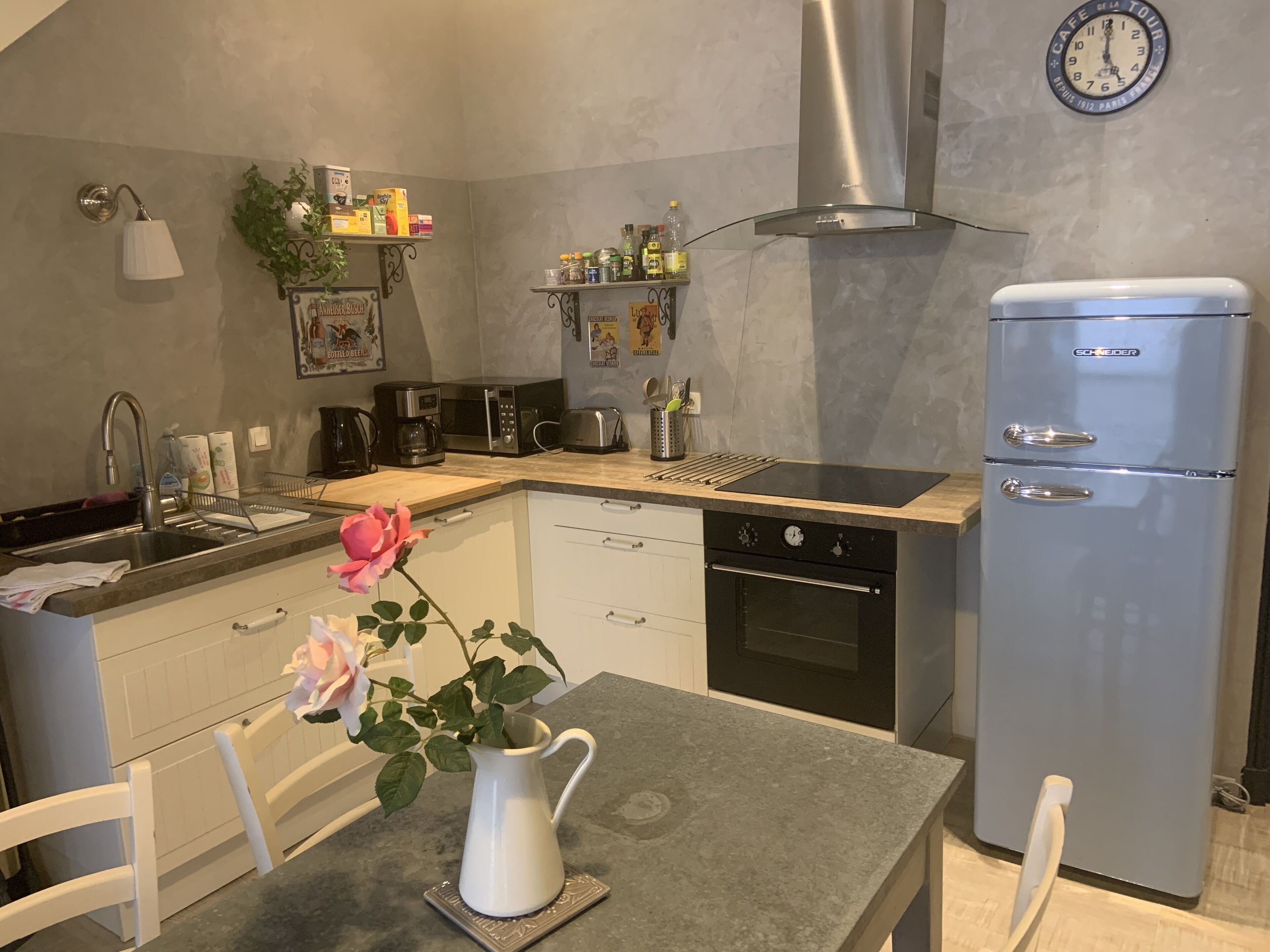 Charming hyper center duplex 