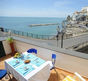 Outdoor dining - Apartment few steps away from Amalfi (Atrani)