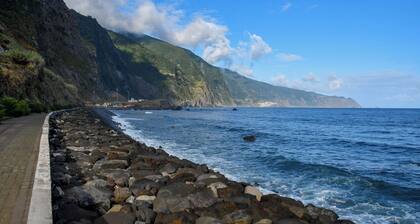 Uudet ja jo 5 ***** Huvila, aivan rannikolla!