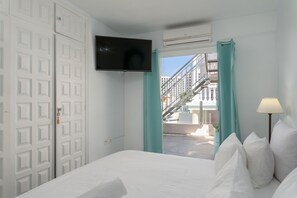 4 habitaciones, tabla de planchar con plancha, wifi y ropa de cama 