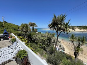 On the beach, sun-loungers, beach towels - Beachpad's Beach Bungalow on *Best Beach 2024 The Times + hot tub parking wifi (St Ives,Lelant)
