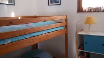 3 chambres, fer et planche Ă repasser, draps fournis