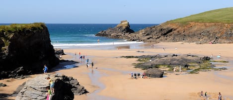 Una spiaggia nelle vicinanze