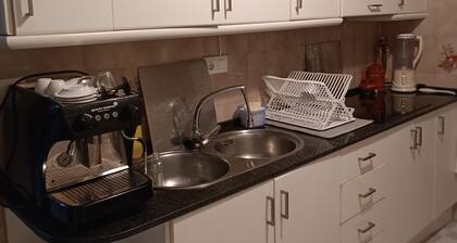 Apartment privileged location 50 mt from the beach with 4 bedrooms and garage.