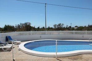 Outdoor pool - Casa do Farol – Cozy Retreat with Special Rates in Low Season Algarve (Carvoeiro)