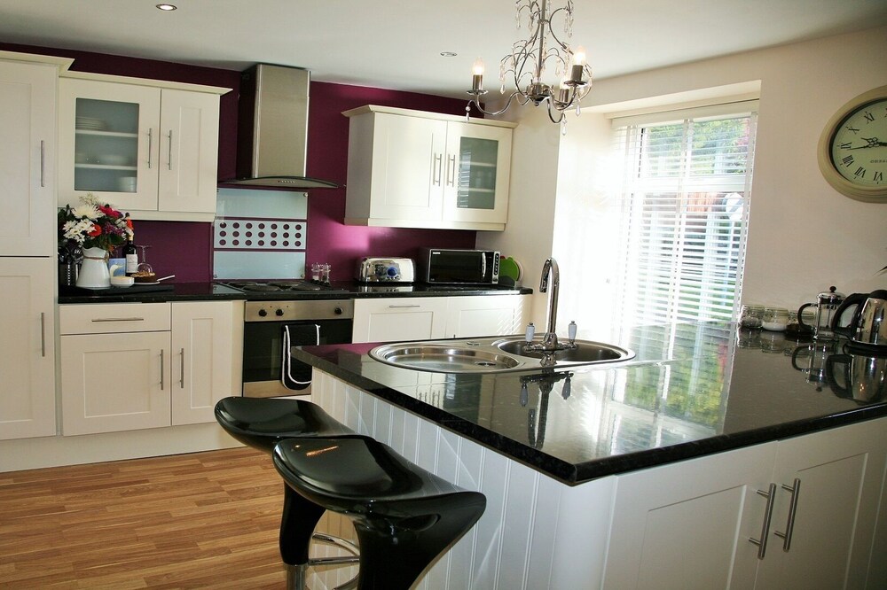 Jazzberry Cottage in the heart of South Lakeland