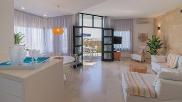 Een smart-tv en boeken