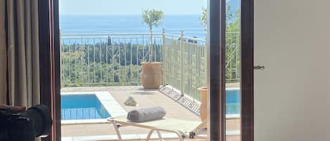 3 bedrooms, iron/ironing board, travel crib, free WiFi