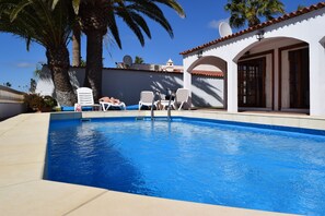 A heated pool - House / Villa with private pool (San Miguel de Abona)