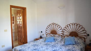 3 bedrooms, in-room safe, iron/ironing board, travel crib