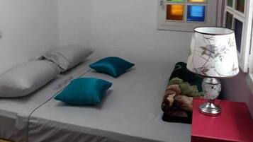 3 soverom, skrivebord, reiseseng for barn og wi-fi (inkludert)