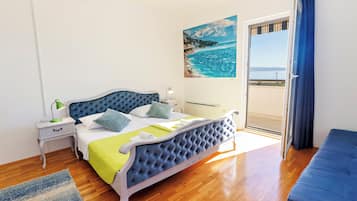 4 soverom, safe på rommet, strykejern/-brett og reiseseng for barn