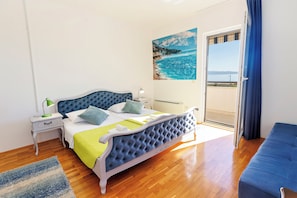 4 Schlafzimmer, Zimmersafe, Bügeleisen/Bügelbrett, Reisekinderbett