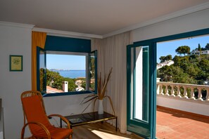 Bedroom with sea view and terrace - SA PUNTA COSTA BRAVA