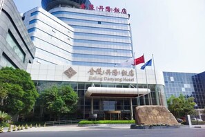 Ảnh chưa phân loại, 5 trong số 54 ảnh, nút