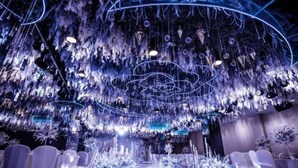 A room with a unique ceiling design featuring hanging lights and decorations. - Jinling Danyang Hotel (Danyang)