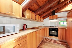 Fridge, oven, dishwasher, coffee/tea maker