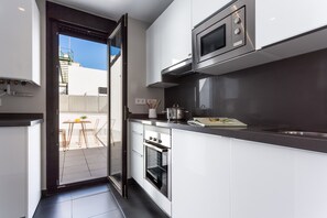 Réfrigérateur, micro-ondes, four, lave-vaisselle