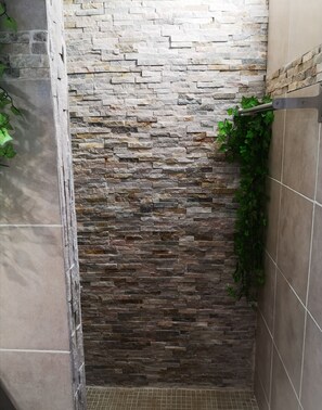 Bañera y secador de pelo