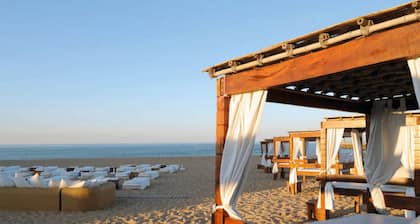 Modern & cosy luxury house along golf course, pool view, 2 terraces & free Wi-Fi