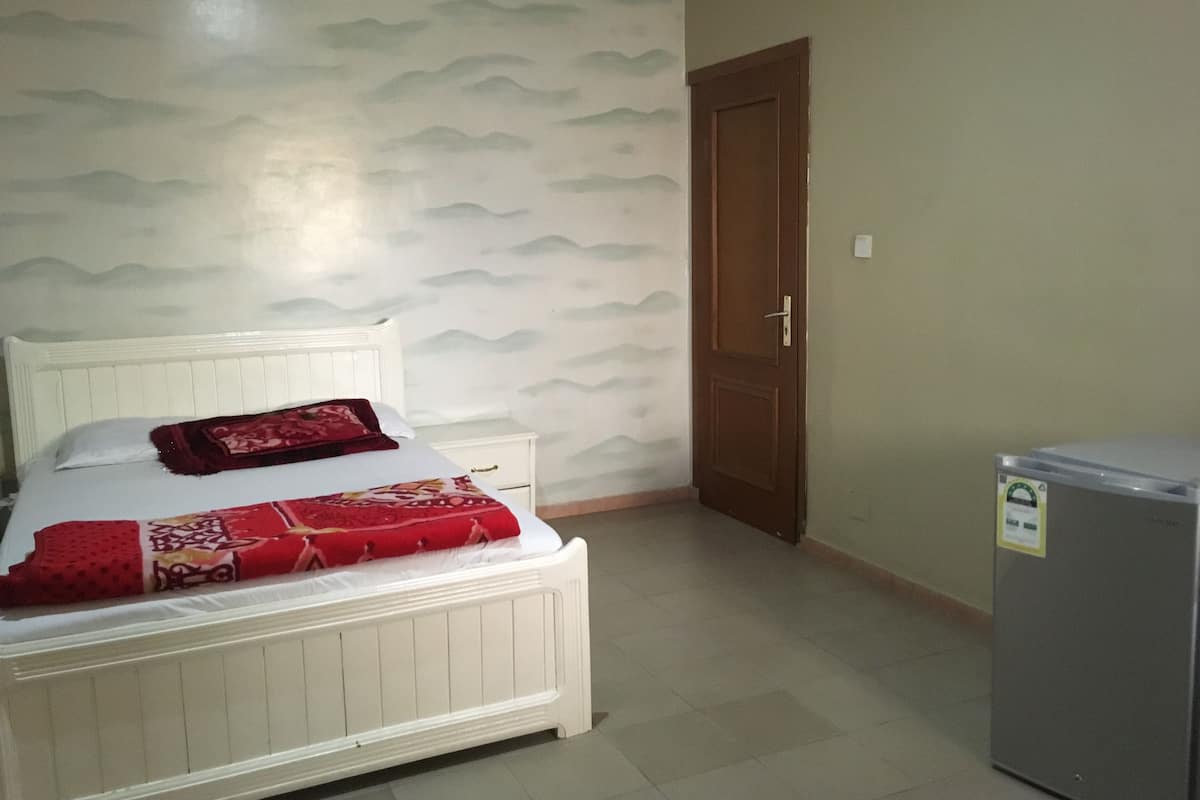 5 bedrooms, desk, laptop workspace, free WiFi