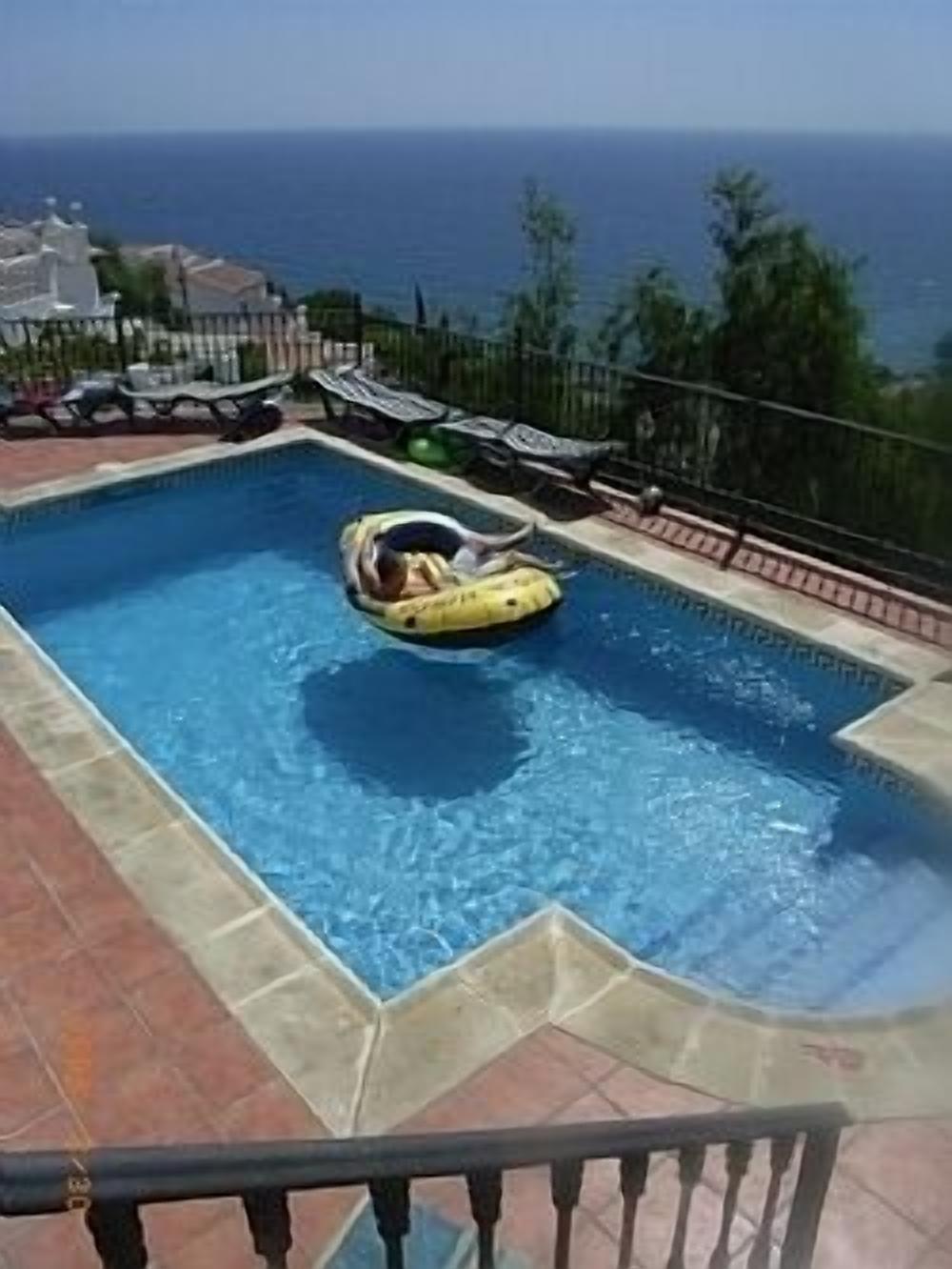 Villa with Fantastic Sea Views, Private Pool, Terraces & Gardens. Great Location