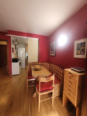 Dining - Magic Pirineos, Apartment in Linsoles, Valle de Benasque with Pool and WIFI  (Anciles)