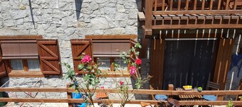 Magic Pirineos, Apartamento en Linsoles, Valle de Benasque  con Piscina y WIFI 