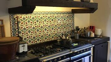 Réfrigérateur, four, plaque de cuisson, lave-vaisselle